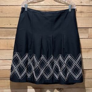 Loft Black & Cream pleated skirt size 10